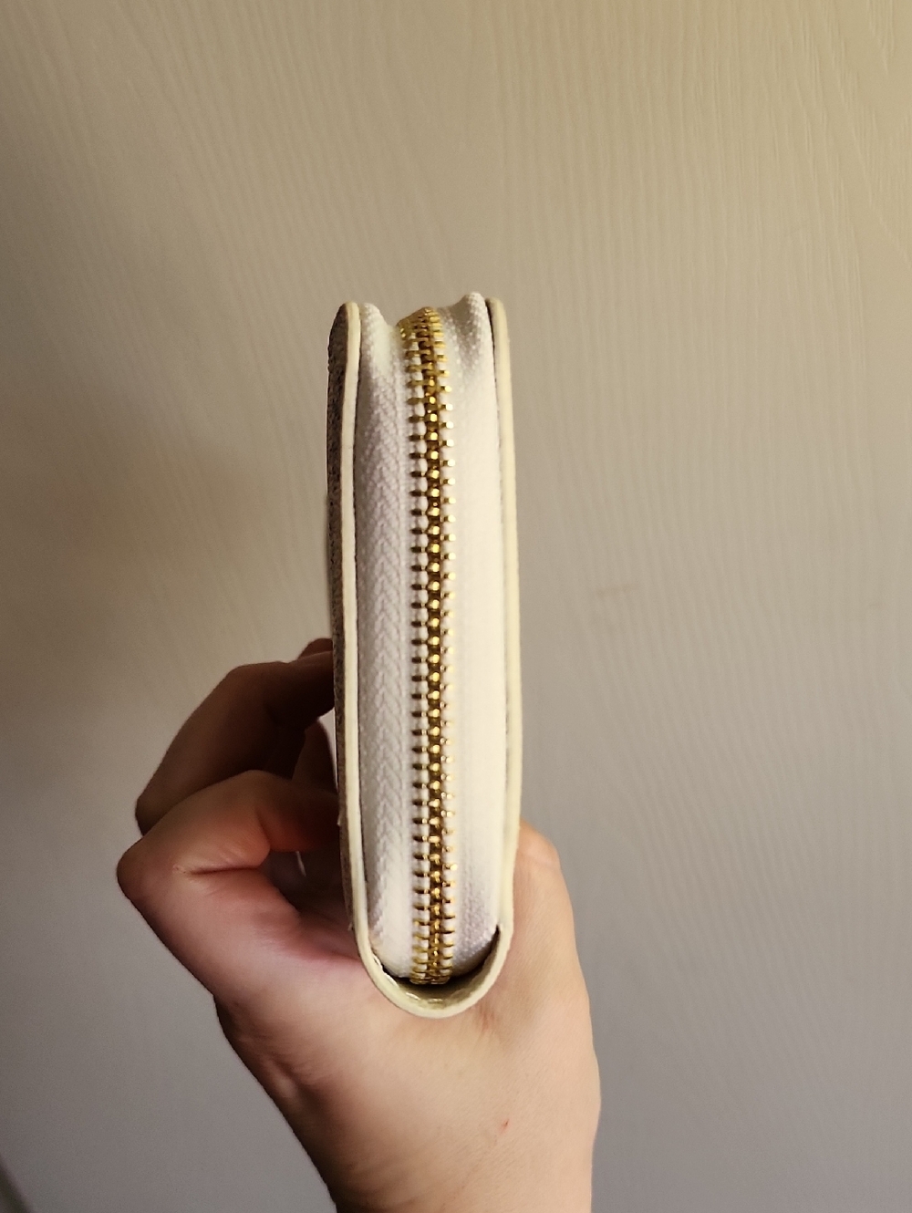 NWOT! "Louis Vuitton" Zippy Wallet ๐ - Picture 7 of 16